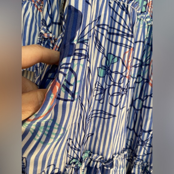 Violet Weekend Dress Tiered with Bell Sleeves Floral print design NWT size Small - Picture 7 of 9